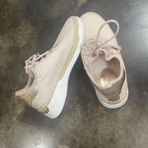7 1/2 Michael Kors Pink and gold tennis shoes